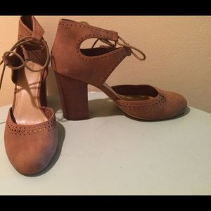 Crown Vintage DSW Miya Lace Up Heels in Cognac 10